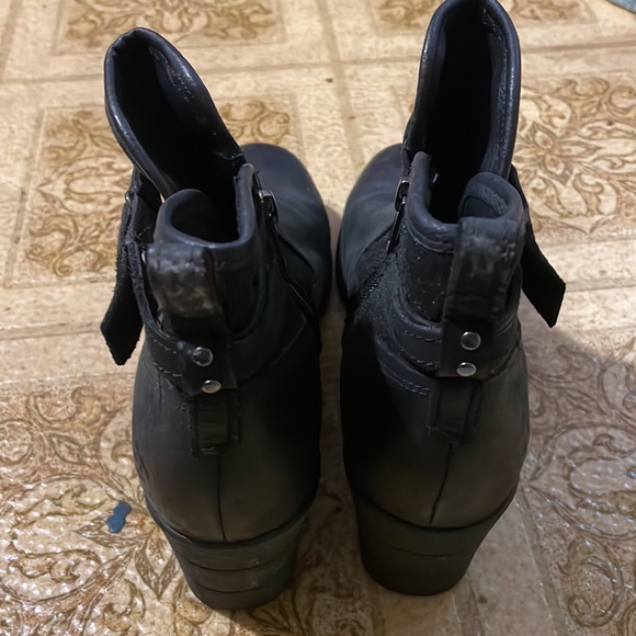 UGG Women's Indra Ankle Boot Black Wedge Waterproof size 8 - Picture 3 of 8